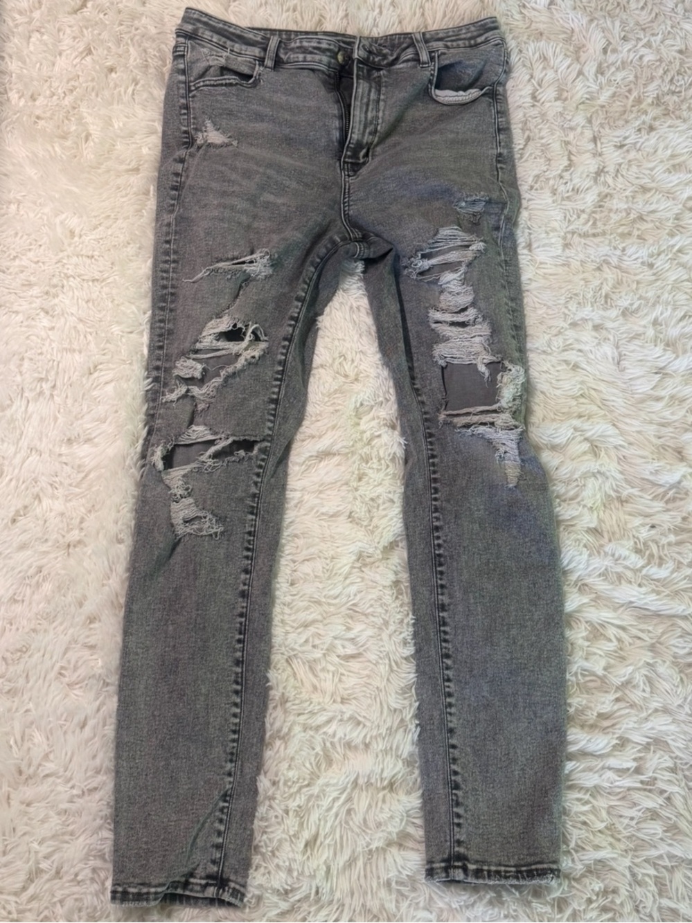 American eagle ripped jeans
